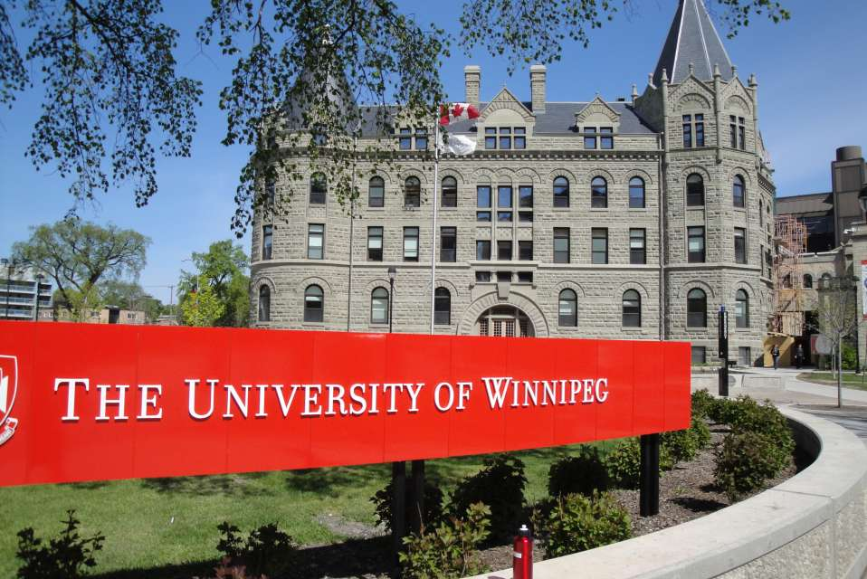 Trường Winnipeg University